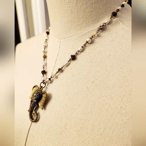 Vintage Elephant Pendant necklace - Picture 3 of 9